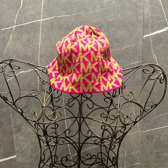 Michael Kors hat - pink with tan MK pattern - Picture 1 of 4